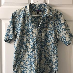 Patagonia men’s floral short sleeve button down